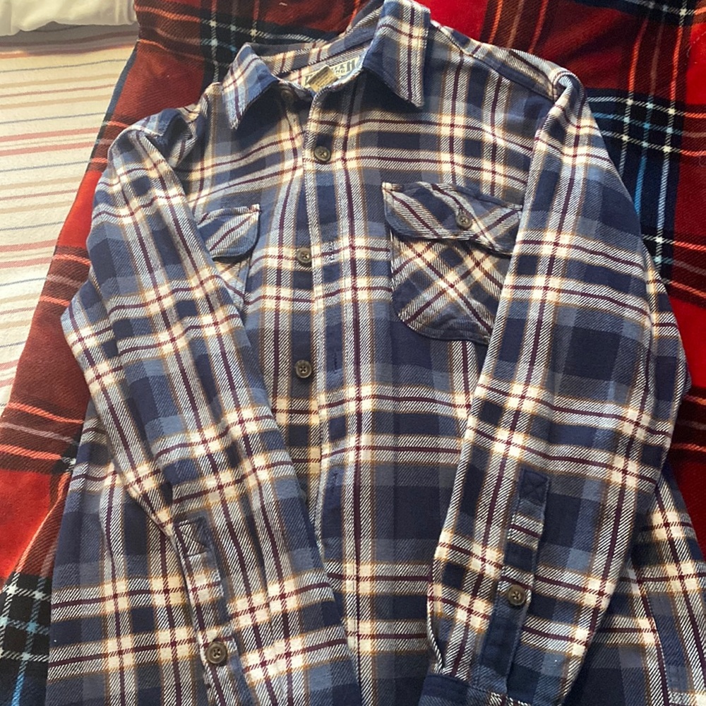 Navy blue Deluth flannel. Like new just too small.